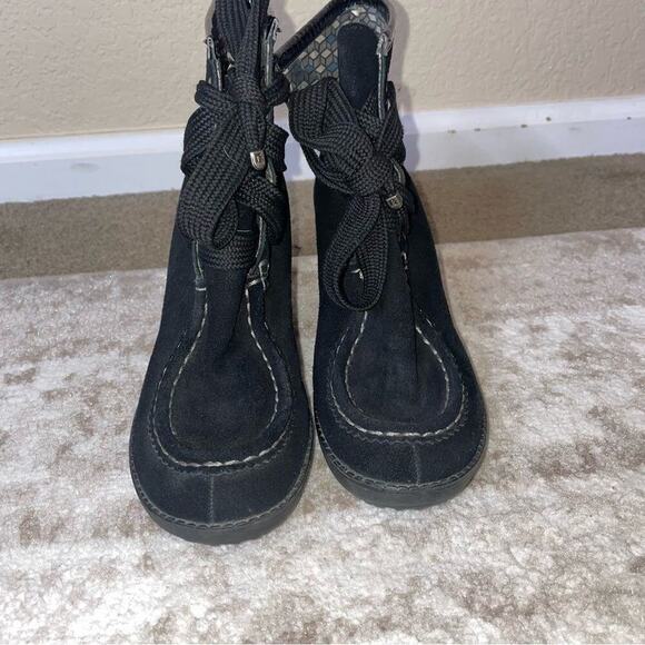 R2 black suede bootie ankle boot lace up block heel SZ 7.5  chunky heel witchy - Picture 6 of 9
